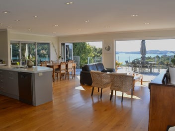 No Zoom lens Required! Bay of Islands beauty