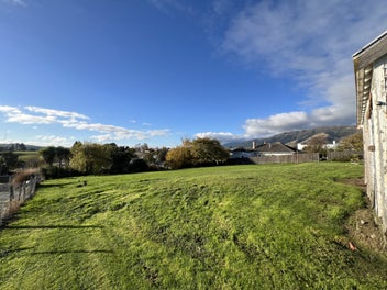 Tapanui Section with Outlook