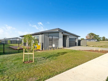 Brand New Family Living! BEO $915,000