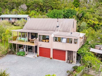 For family or income, two dwellings, large shed