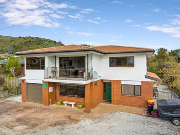 Vendor's Plans Set—Act Fast on This Waikawa Home!