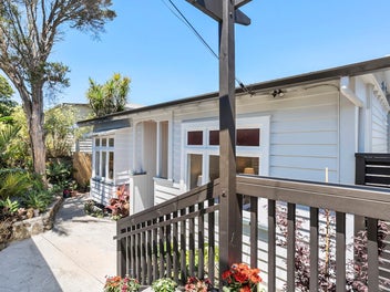 Stunning Fully Renovated Kiwi Bungalow