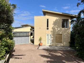 Sun, Sea Views and Space to Entertain