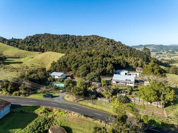 Country Living, Nearby Access to Whangaroa Harbour