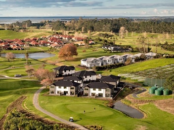 PRESTIGIOUS COUNTRY CLUB LIVING AT ITS BEST