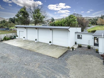 Renovated villa and no covenants on sections