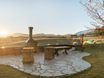 Substantial Rural Living
