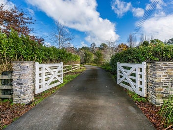 21 ACRES OF RURAL PRODUCTION LAND WITH POTENTIAL