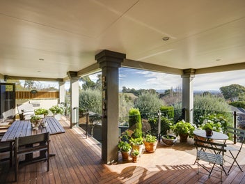 Elevation and location, vendors downsizing