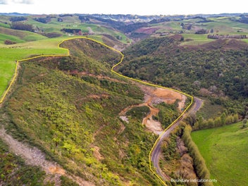 No covenants, no neighbours but lots of land!