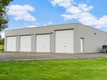 Location, Home & Shed – The Perfect Trio!