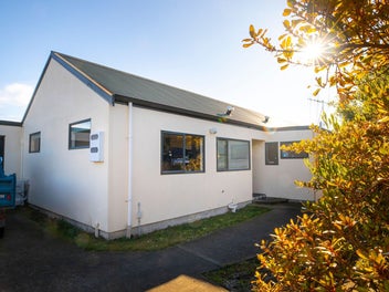 Image 1 of 28