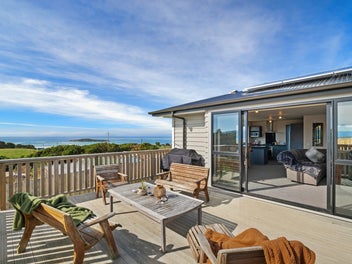 Stunning Coastal views, the ultimate escape!