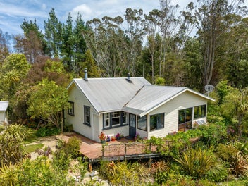 Private Oasis with Multiple Income Streams!