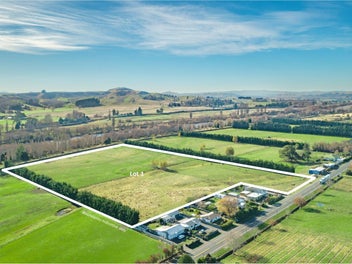 5.96ha bareland with river access!