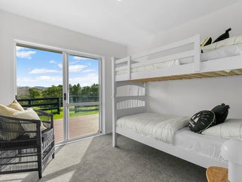 Countryside Calm, Coastal Convenience