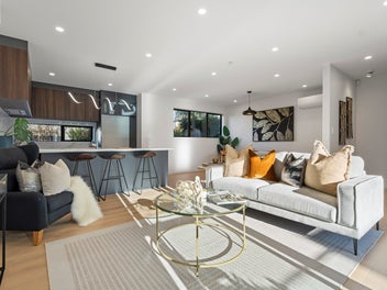 Brand New, DGZ Freehold Lifestyle!