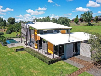 Lifestyle With Lake Views