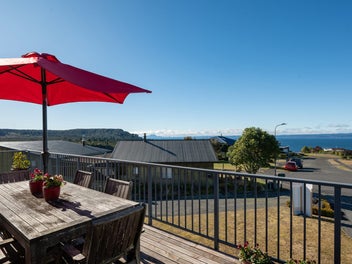 Lake Views - Stunning Size