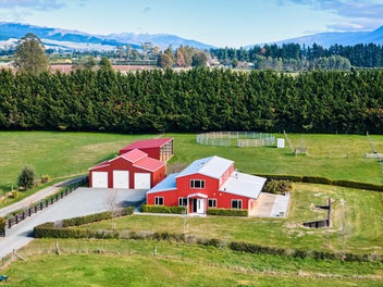 The Complete Marlborough Lifestyle....