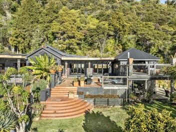 Bespoke Golden Bay retreat!