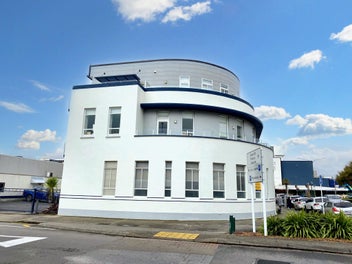 Image 1 of 7