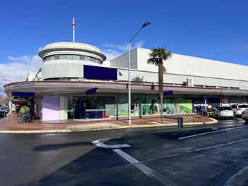Image 1 of 7