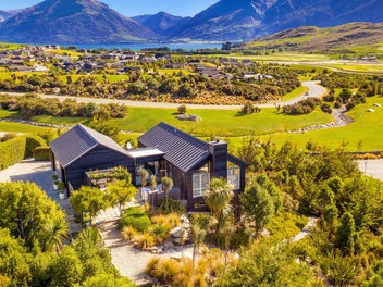Exquisite Living at Jacks Point
