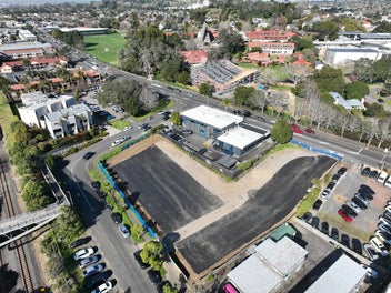 Image 1 of 4