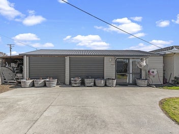 Garaging & Parking Galore
