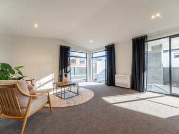 Last Chance to Own This Exquisit Townhouse!