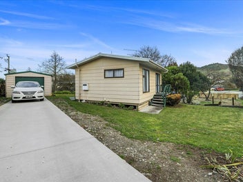 Charming one bedroom home for sale!