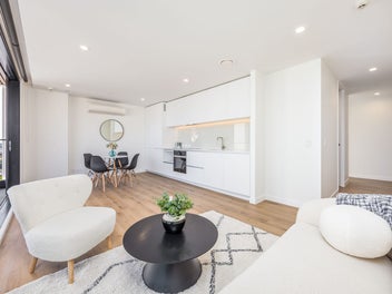 Exclusive Urban Retreat-Luxury Living Awaits