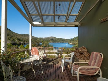 Lochmara Bargain, Don't miss out!