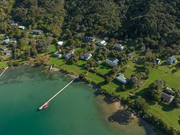 Lochmara Bargain, Don't miss out!