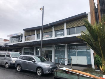Image 1 of 7