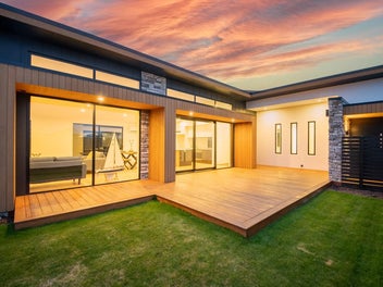 Must Go! Where Contemporary Meets Comfort