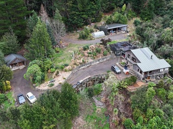 Two Houses on 1 Title = One Exciting Opportunity!