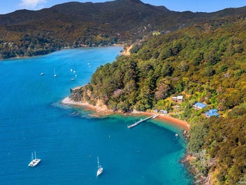 Waterfront Paradise on Great Barrier Island – ...