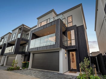 Premium Lock'n'Leave Lifestyle - Motivated Vendor!