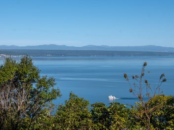 Exceptional location in an executive environment