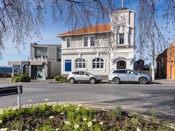 Prime Roslyn Village investment opportunity