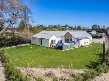 Amberley's Luxurious Hidden Gem