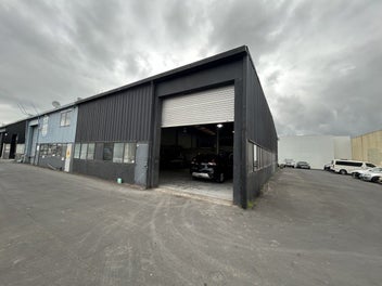 Image 1 of 7