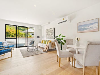 Perfect Freehold, Lock & Go - Title issued