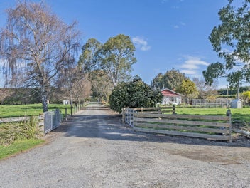 Spacious Family Haven with Rural Charm