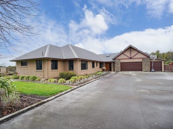 Superior Lifestyle on Wintons Doorstep - 2.9570ha