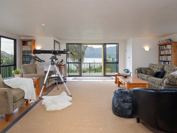 Stunning Coastal Retreat in Marlborough Sounds