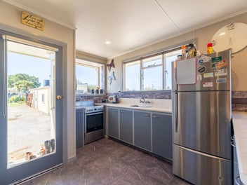 Great Garaging, Comfortable Home