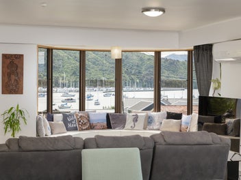 Bayview House: Shared Escape in Waikawa Bay